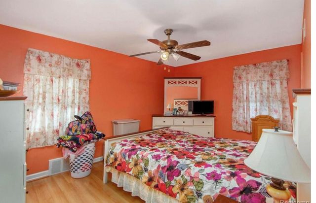 19954 Woodcrest Street, Harper Woods, MI 48225