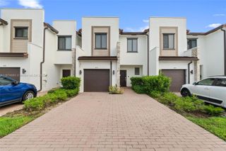 403 NE 212th St, Miami, FL 33179