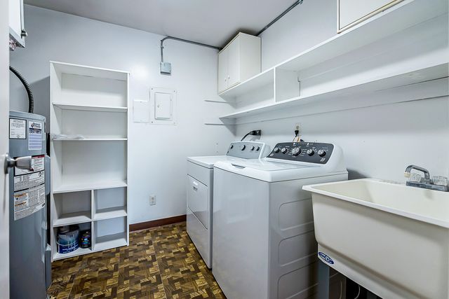 718 Watersedge Drive, Ann Arbor, MI 48105