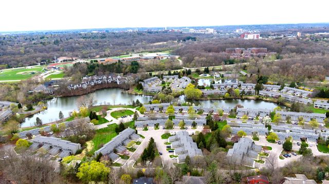718 Watersedge Drive, Ann Arbor, MI 48105