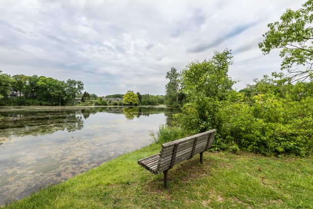 718 Watersedge Drive, Ann Arbor, MI 48105