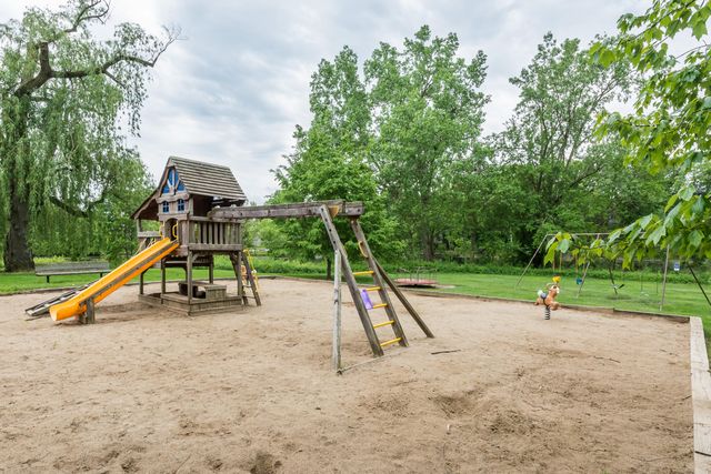 718 Watersedge Drive, Ann Arbor, MI 48105