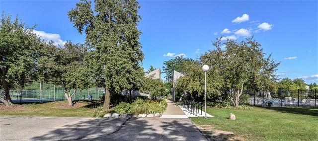 718 Watersedge Drive, Ann Arbor, MI 48105