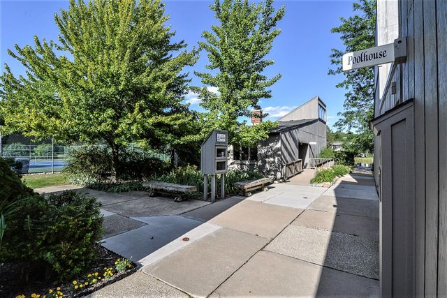 718 Watersedge Drive, Ann Arbor, MI 48105