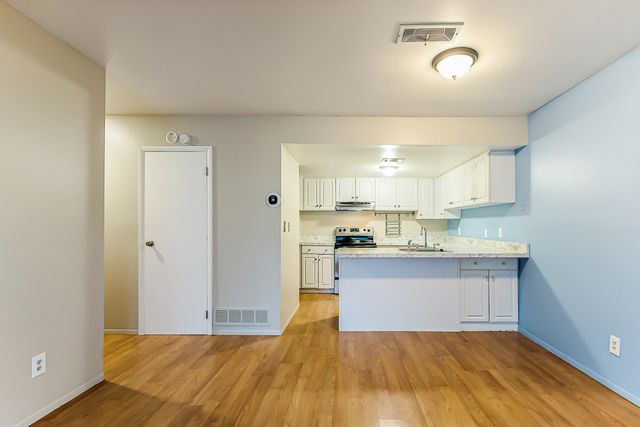 718 Watersedge Drive, Ann Arbor, MI 48105