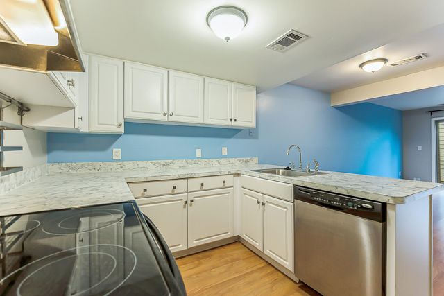 718 Watersedge Drive, Ann Arbor, MI 48105