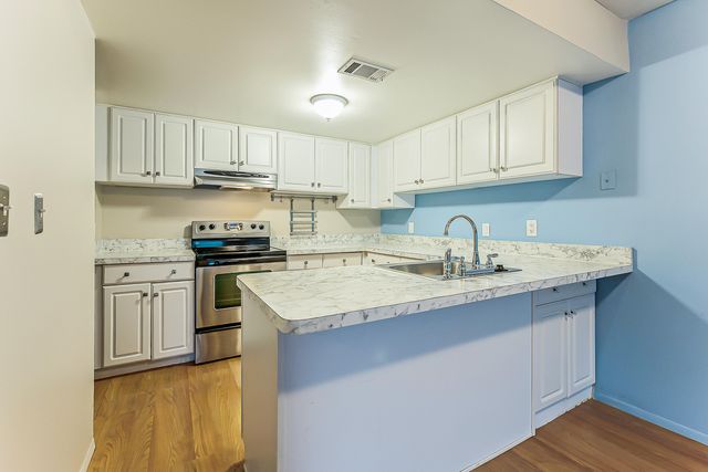 718 Watersedge Drive, Ann Arbor, MI 48105
