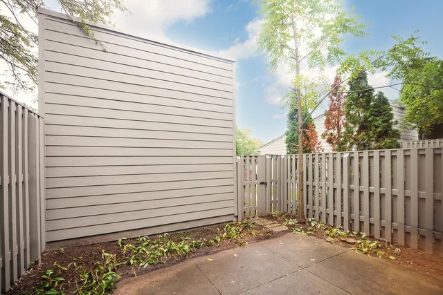 718 Watersedge Drive, Ann Arbor, MI 48105