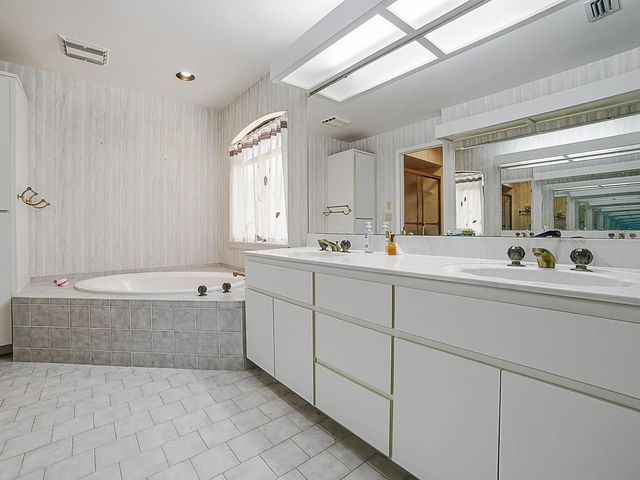 104 PEPPERTREE COURT, Yalaha, FL 34797