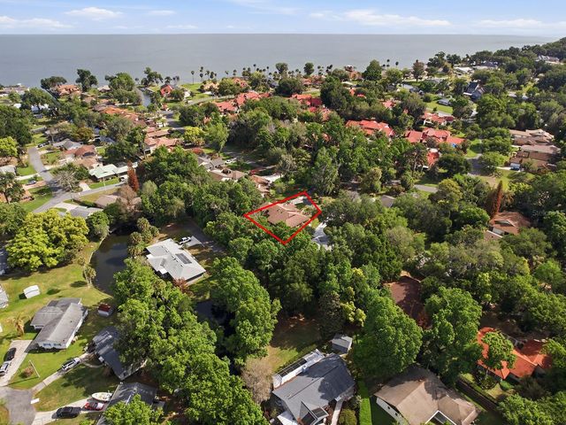 104 PEPPERTREE COURT, Yalaha, FL 34797