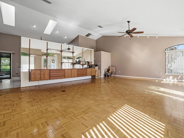 104 PEPPERTREE COURT, Yalaha, FL 34797