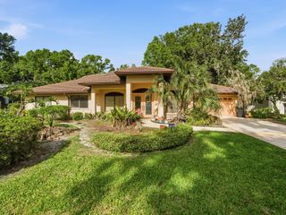104 PEPPERTREE COURT, Yalaha, FL 34797