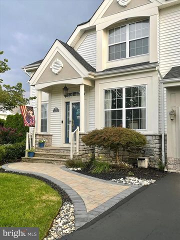 1 EDINBURG CIR, Matawan, NJ 07747