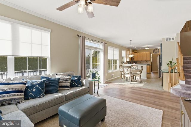 1 EDINBURG CIR, Matawan, NJ 07747