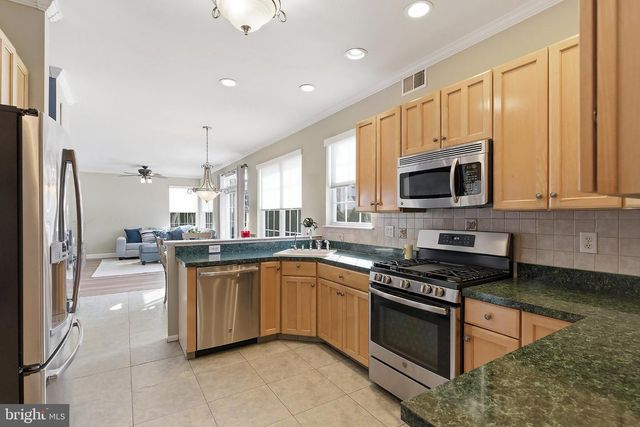 1 EDINBURG CIR, Matawan, NJ 07747