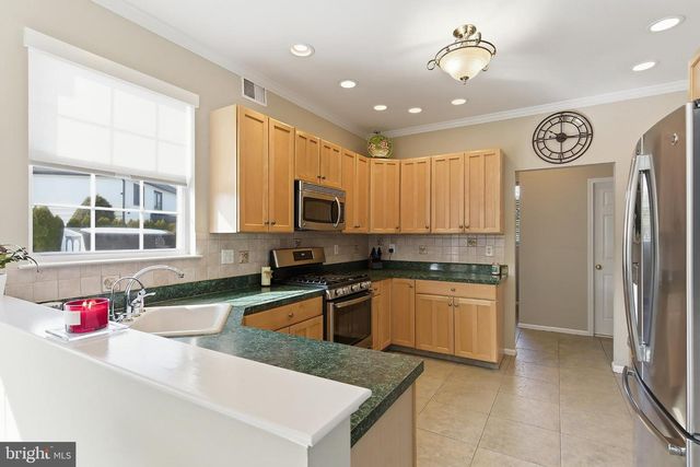 1 EDINBURG CIR, Matawan, NJ 07747