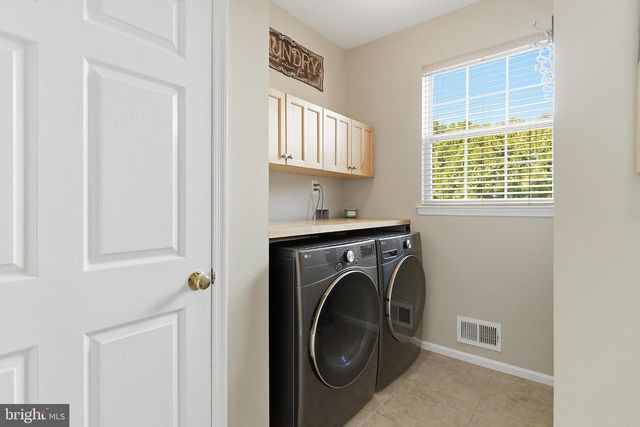 1 EDINBURG CIR, Matawan, NJ 07747