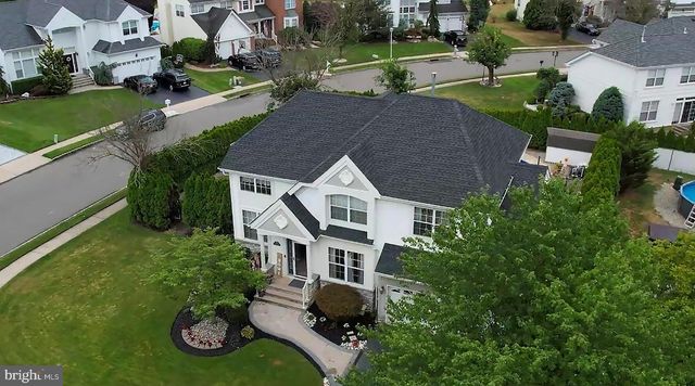 1 EDINBURG CIR, Matawan, NJ 07747