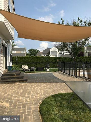 1 EDINBURG CIR, Matawan, NJ 07747