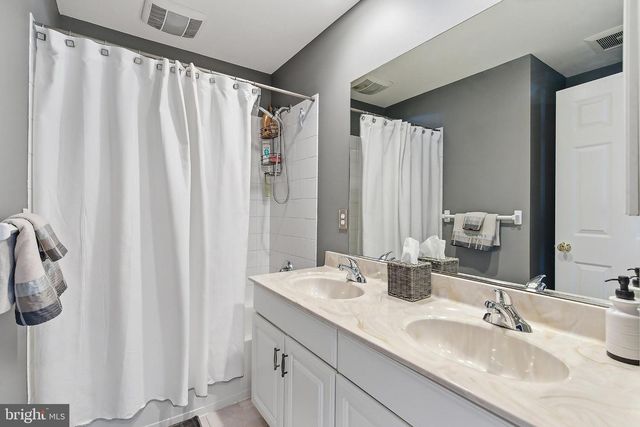 1 EDINBURG CIR, Matawan, NJ 07747