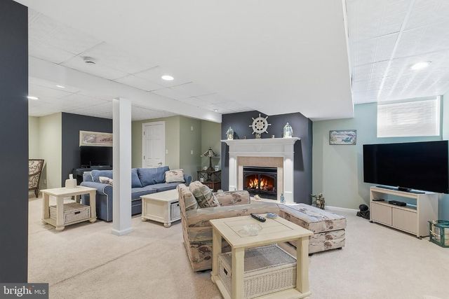 1 EDINBURG CIR, Matawan, NJ 07747