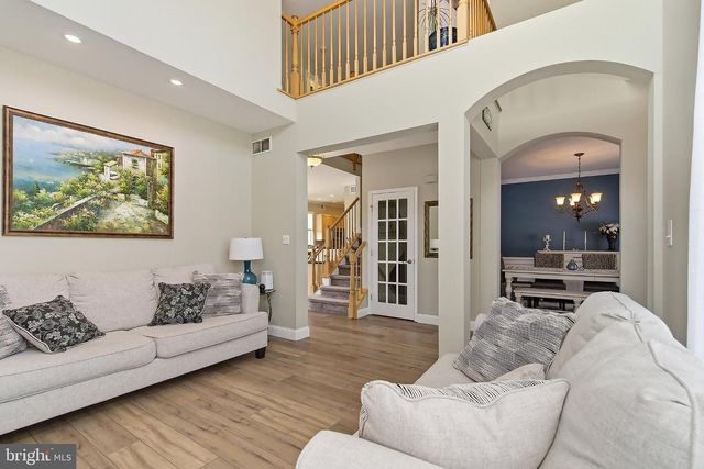 1 EDINBURG CIR, Matawan, NJ 07747