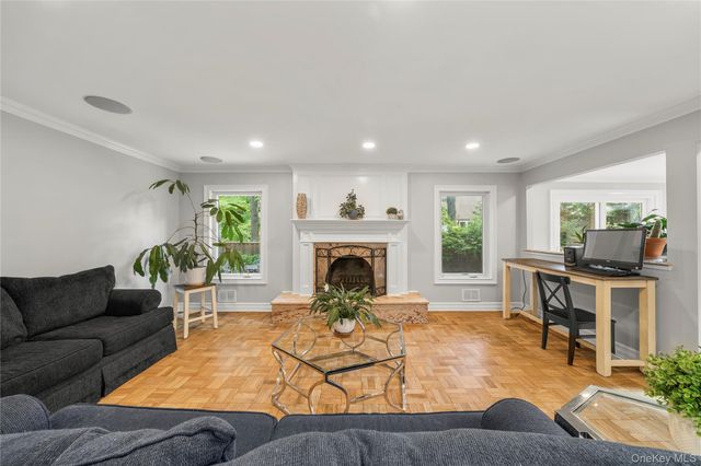 2 Rawlings Drive, Melville, NY 11747