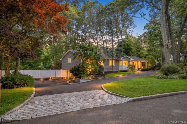 2 Rawlings Drive, Melville, NY 11747