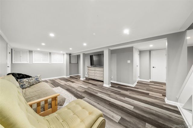2 Rawlings Drive, Melville, NY 11747