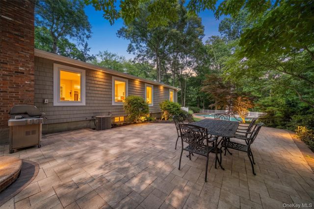 2 Rawlings Drive, Melville, NY 11747