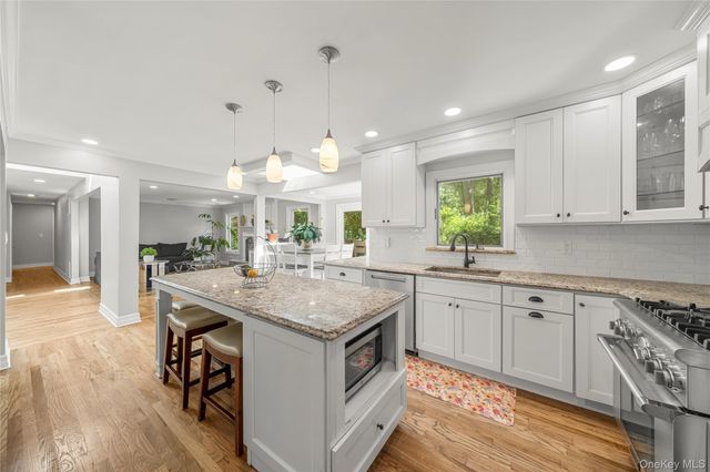 2 Rawlings Drive, Melville, NY 11747