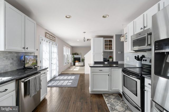 4 GRANITE CT, Fredericksburg, VA 22406