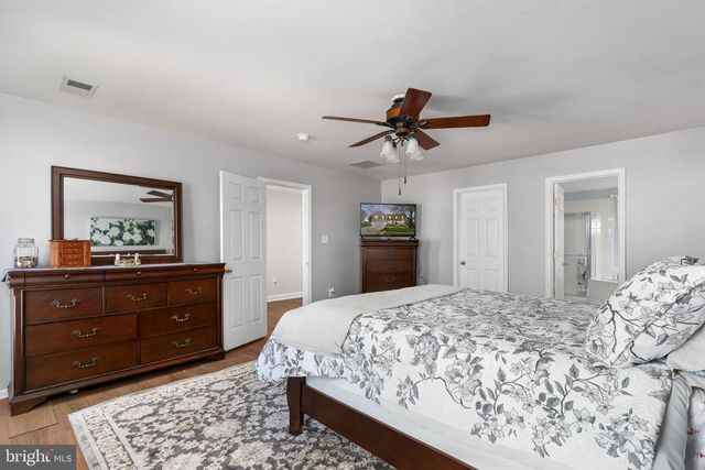 4 GRANITE CT, Fredericksburg, VA 22406
