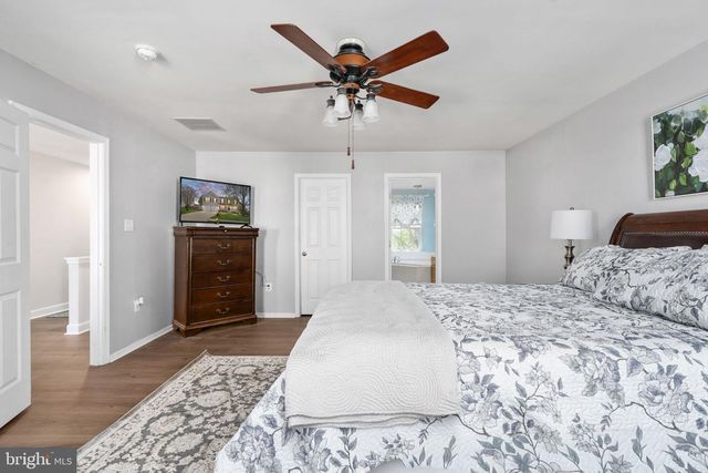4 GRANITE CT, Fredericksburg, VA 22406