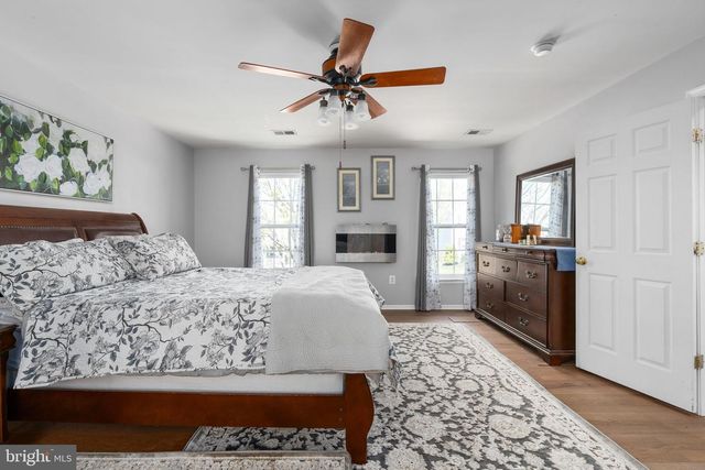 4 GRANITE CT, Fredericksburg, VA 22406