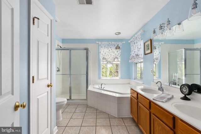 4 GRANITE CT, Fredericksburg, VA 22406