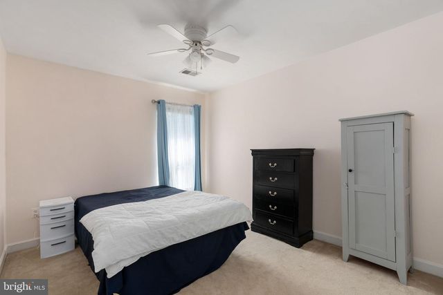 4 GRANITE CT, Fredericksburg, VA 22406