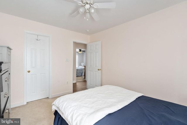 4 GRANITE CT, Fredericksburg, VA 22406