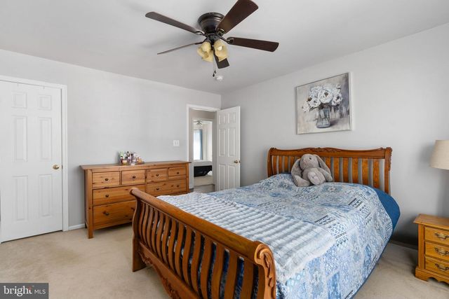 4 GRANITE CT, Fredericksburg, VA 22406