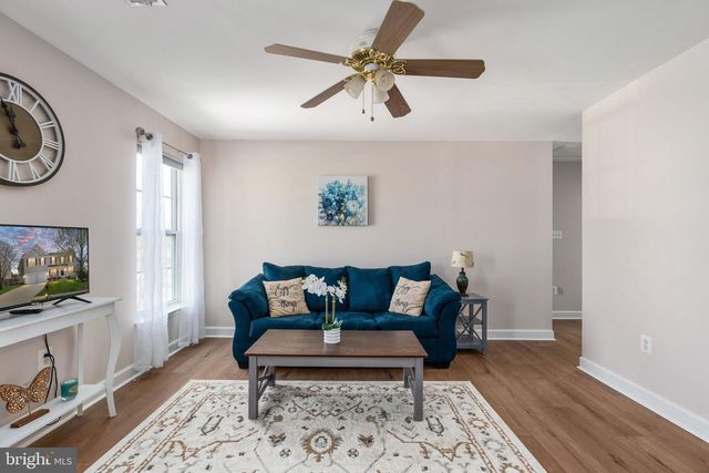 4 GRANITE CT, Fredericksburg, VA 22406