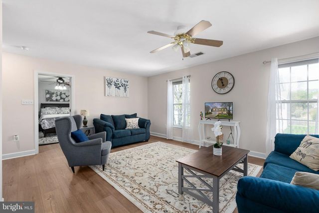 4 GRANITE CT, Fredericksburg, VA 22406