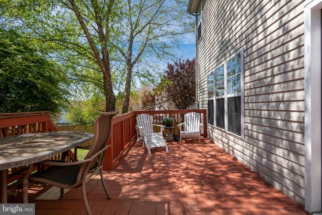 4 GRANITE CT, Fredericksburg, VA 22406