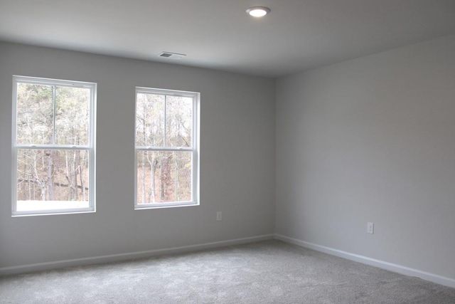731 Point Place Drive, Loganville, GA 30052