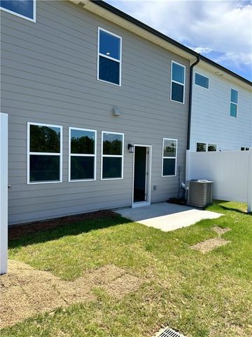 731 Point Place Drive, Loganville, GA 30052