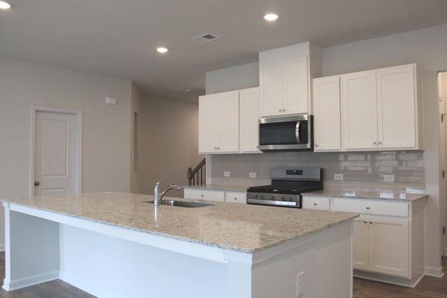 731 Point Place Drive, Loganville, GA 30052