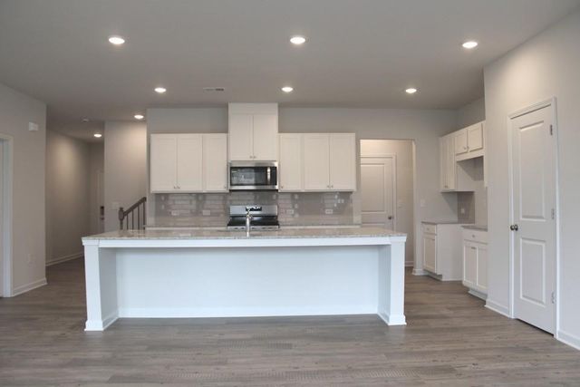 731 Point Place Drive, Loganville, GA 30052