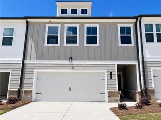 731 Point Place Drive, Loganville, GA 30052