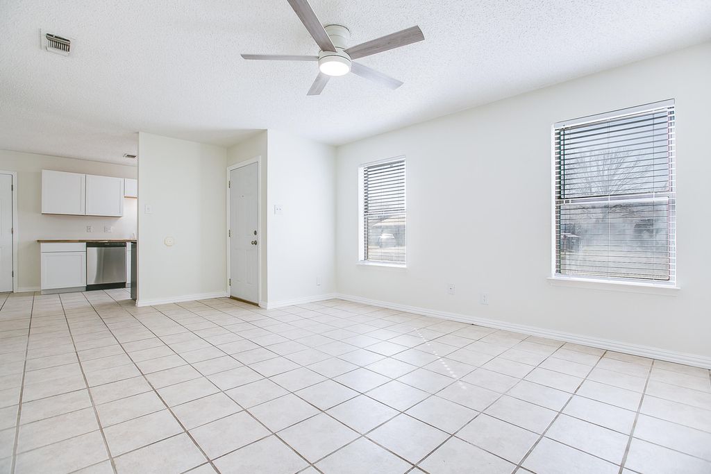 Image 3 of property listing at 806 Van Zandt Street, San Angelo, TX 76905