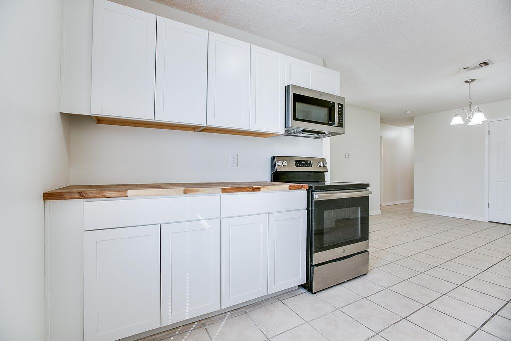 Image 8 of property listing at 806 Van Zandt Street, San Angelo, TX 76905