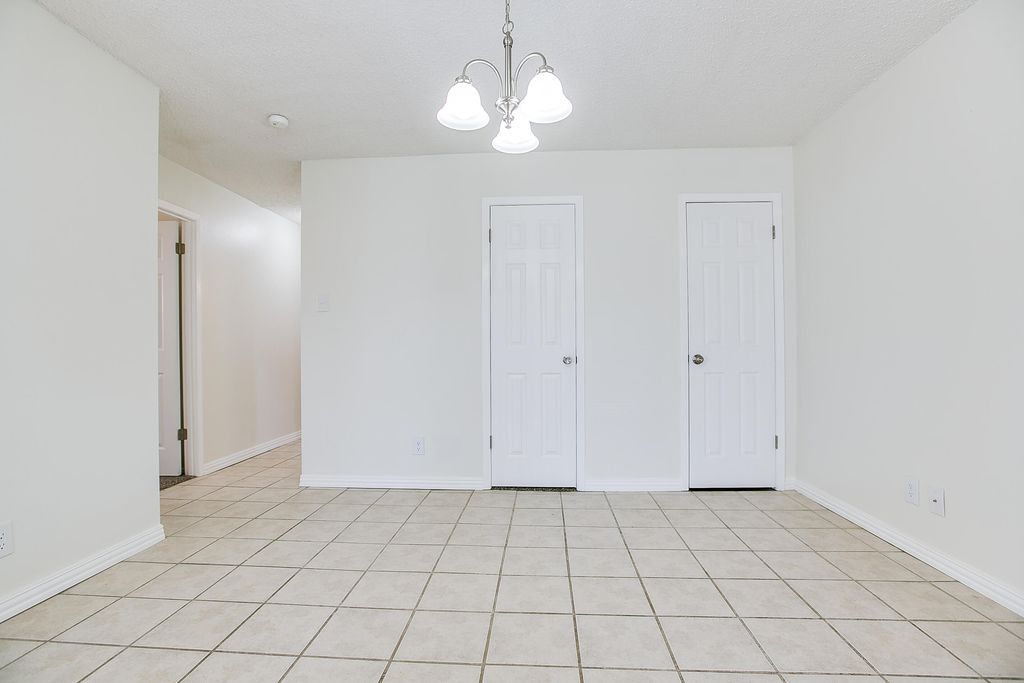 Image 9 of property listing at 806 Van Zandt Street, San Angelo, TX 76905